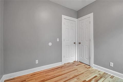 3rd image of 270 Loring Ave