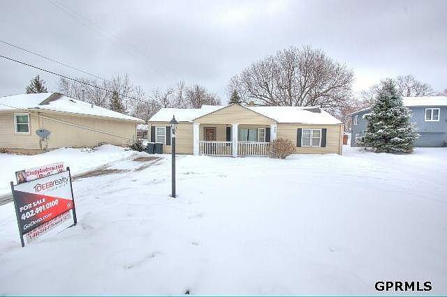 1st image of 909 N 85th St