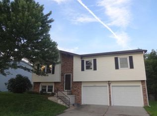 1682 S El Chaparral Ave, Columbia, MO 65201