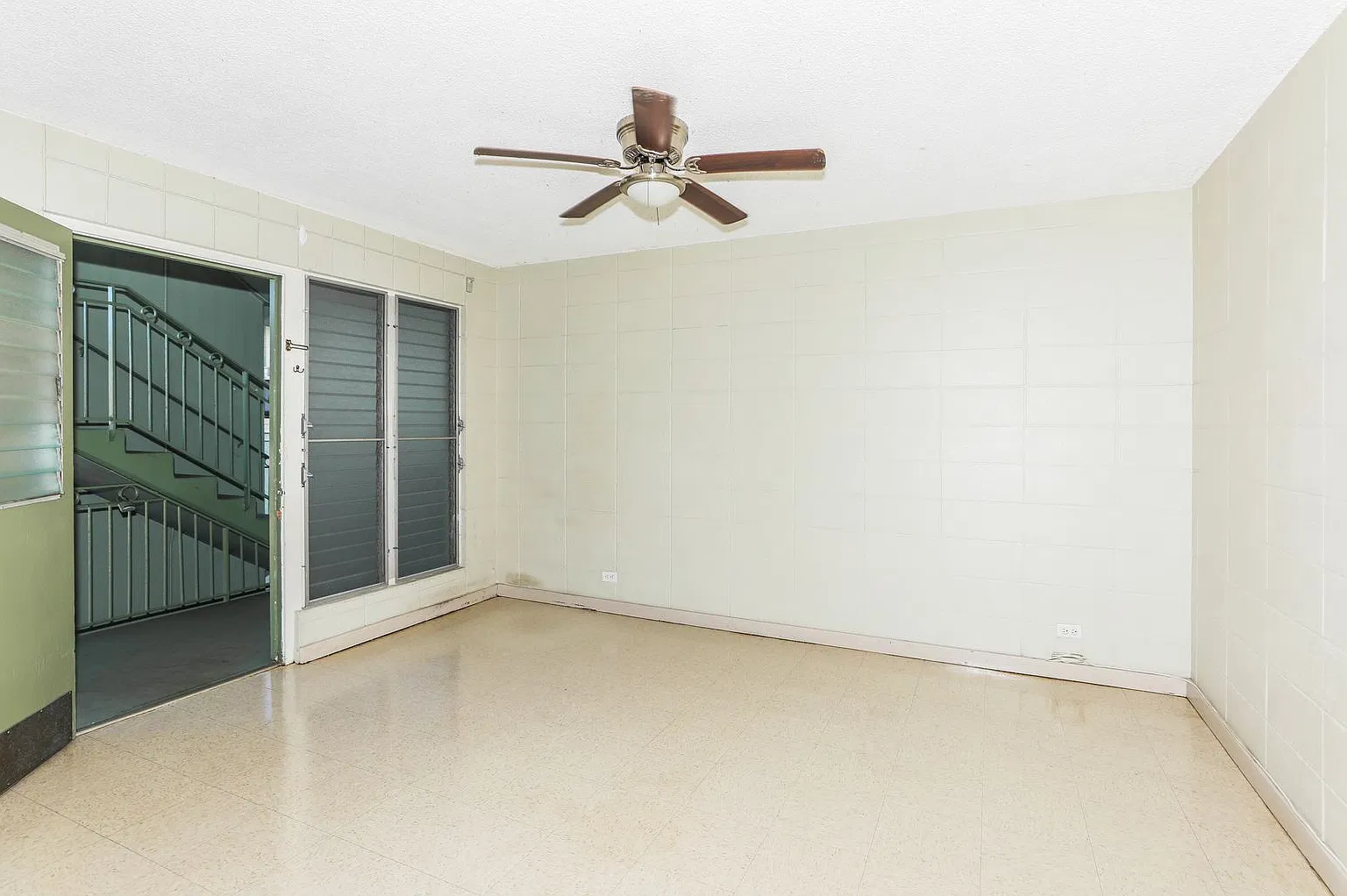 One-Bedroom Rental in the Heart of Kaimuki — Photo 3