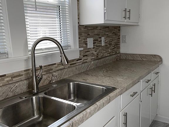 2nd image of 1943 Superior Ave #2