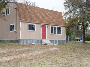 201 N Mountain Rdg, Cresson, TX 76035