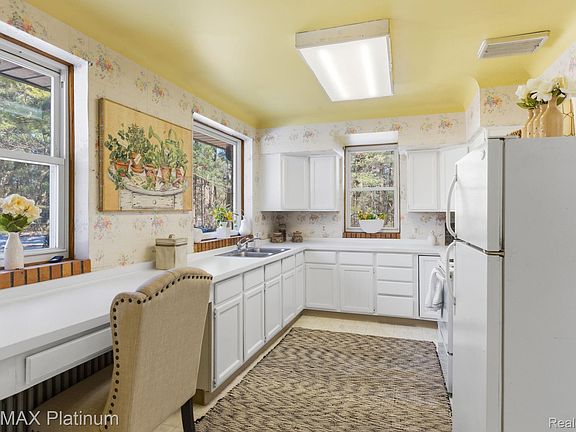 3rd image of 11180 Spencer Rd