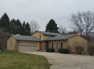 2145 Ritzmanor Dr, Uniontown, OH 44685