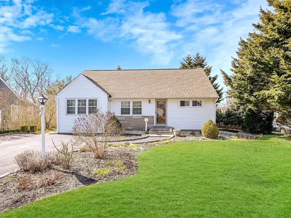 1146 Udall Road, Bay Shore, NY 11706