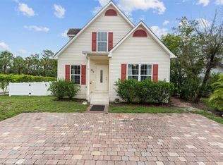 102 Leawood Cir, Naples, FL 34104