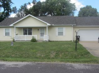 325 Roberts St, Creve Coeur, IL 61610