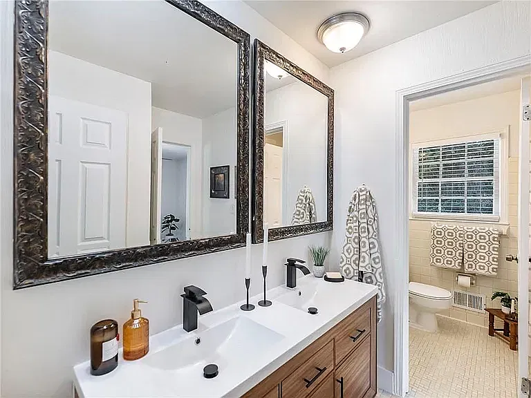 3 bed, 1587 sqft, $2,300 — Photo 2