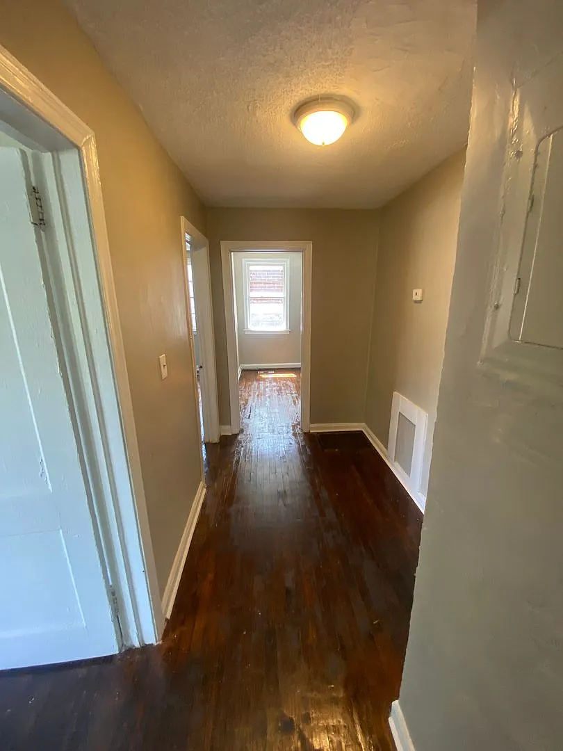 **2 Bedroom / 1 Bathroom Home for Rent in Columbus, GA — Photo 2