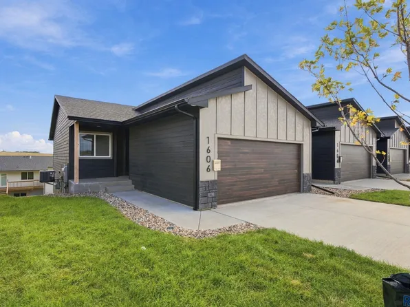 1606 N Tillie Ave, Sioux Falls, SD 57110