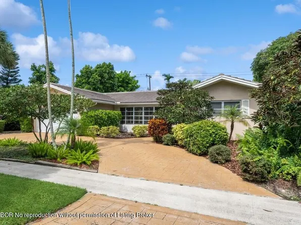 555 SW 8th Ter, Boca Raton, FL 33486