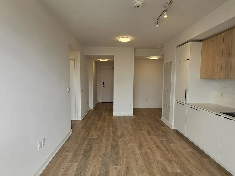 1185 Dupont St #1911 — Photo 5