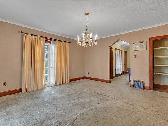 11th image of 613 Briarcliff Dr