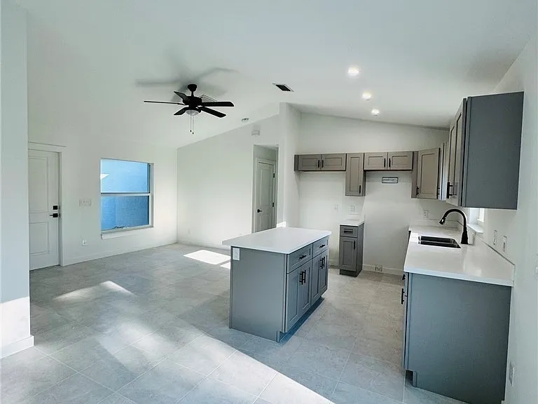 807 Monroe Ave — Photo 13