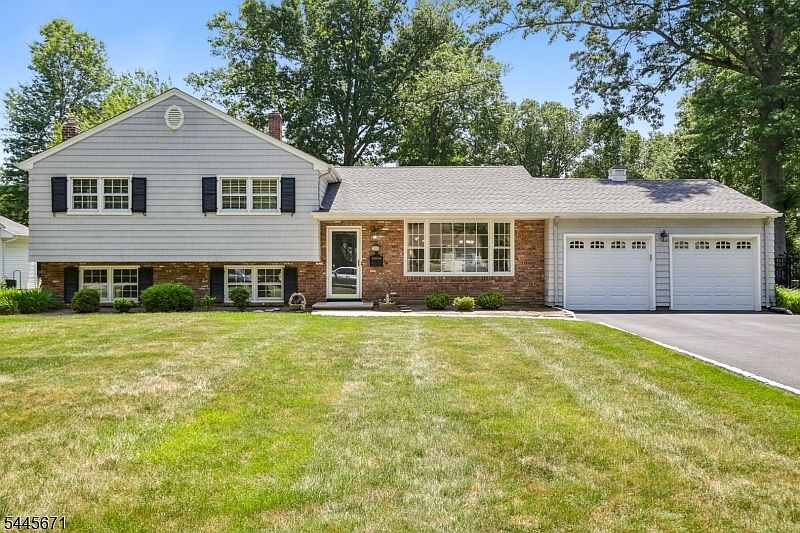 1st image of 39 Whitney Dr