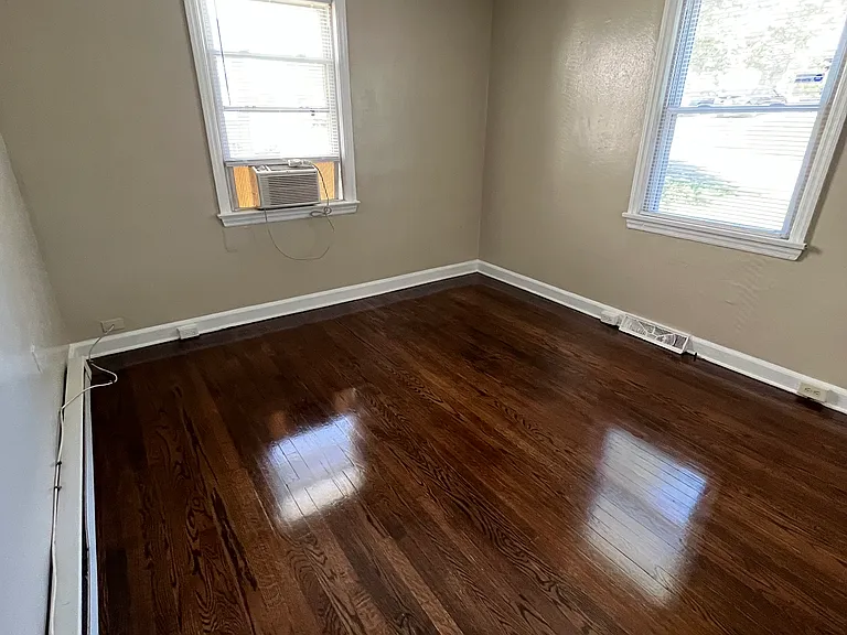 1526 Dunbar St NW — Photo 2