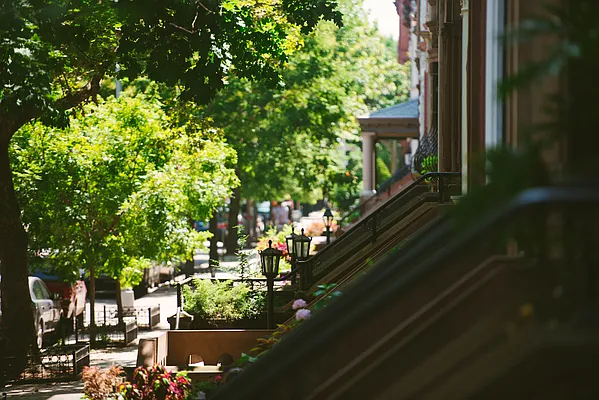 Rented by Compass | media 7