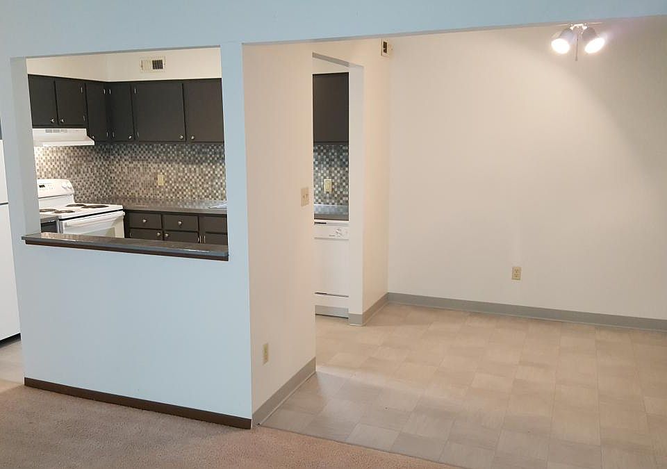 1st image of 1821 Hampton Knoll Dr