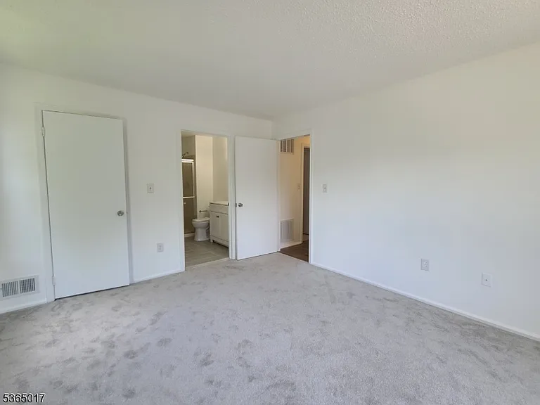 113 Irving Pl — Photo 18