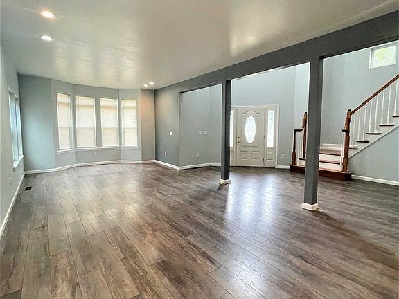 3rd image of 52 Wilbur Blvd