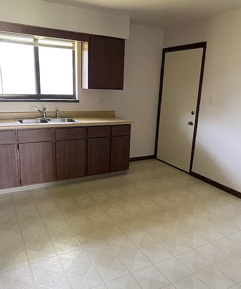 850 Gloucester Ct #2 — Photo 6