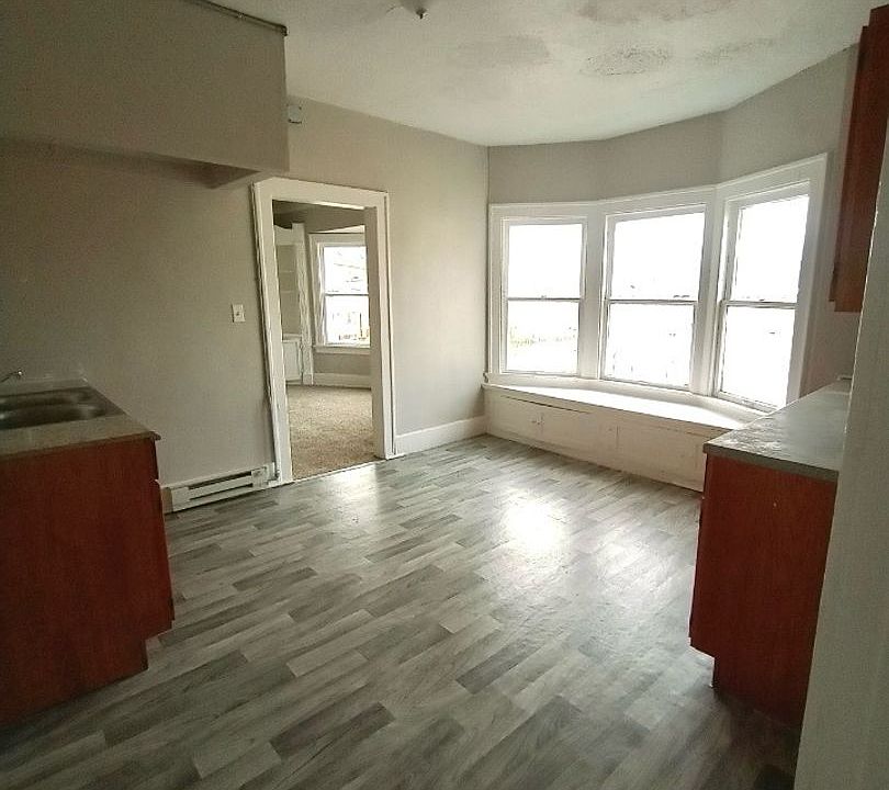 1st image of 1752 Arlington Ave #879