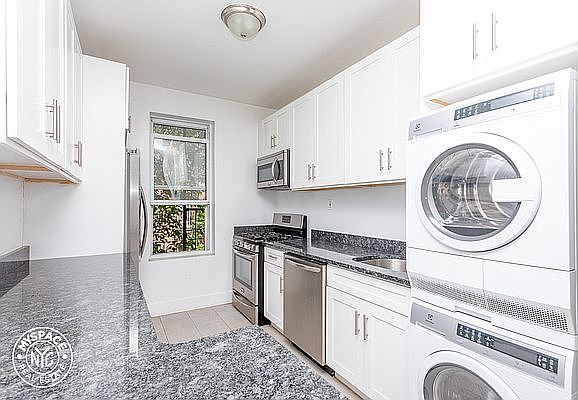 1st image of 475 Hancock St #3A