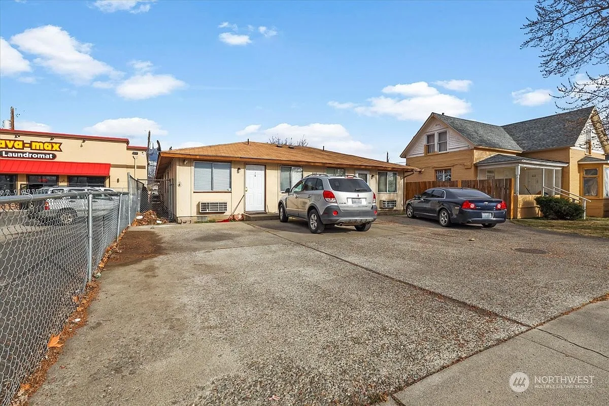 313 N 6th Avenue photo 1