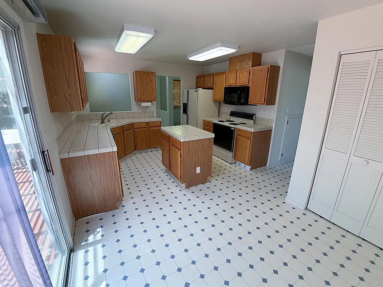 5092 Cassandra Way — Photo 3
