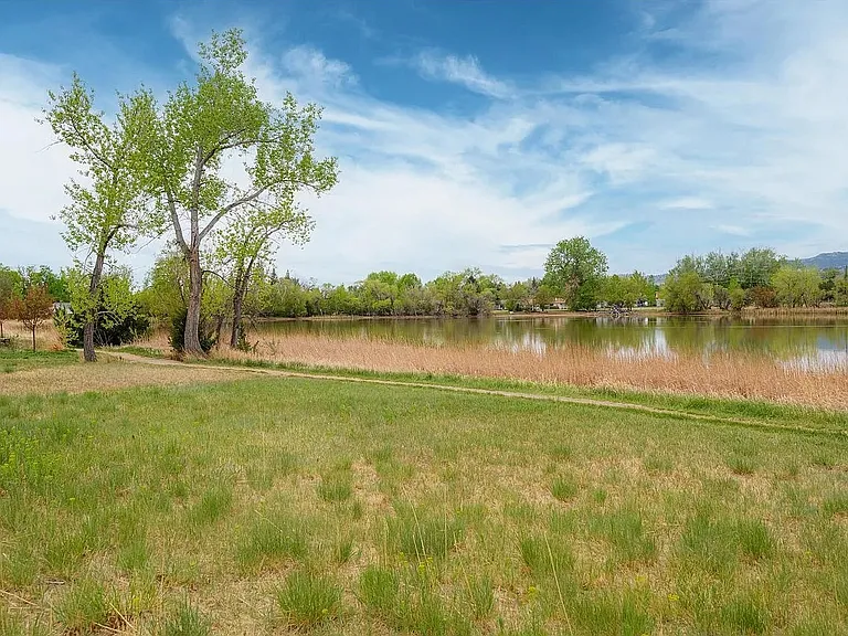 909 Willshire Dr — Photo 45