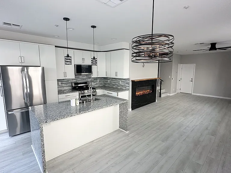 608 Silver Berry Pl — Photo 2