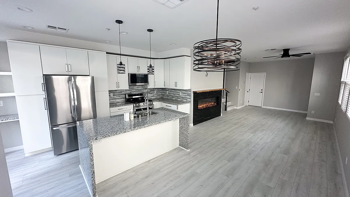 Building Photo - 608 Silver Berry Pl