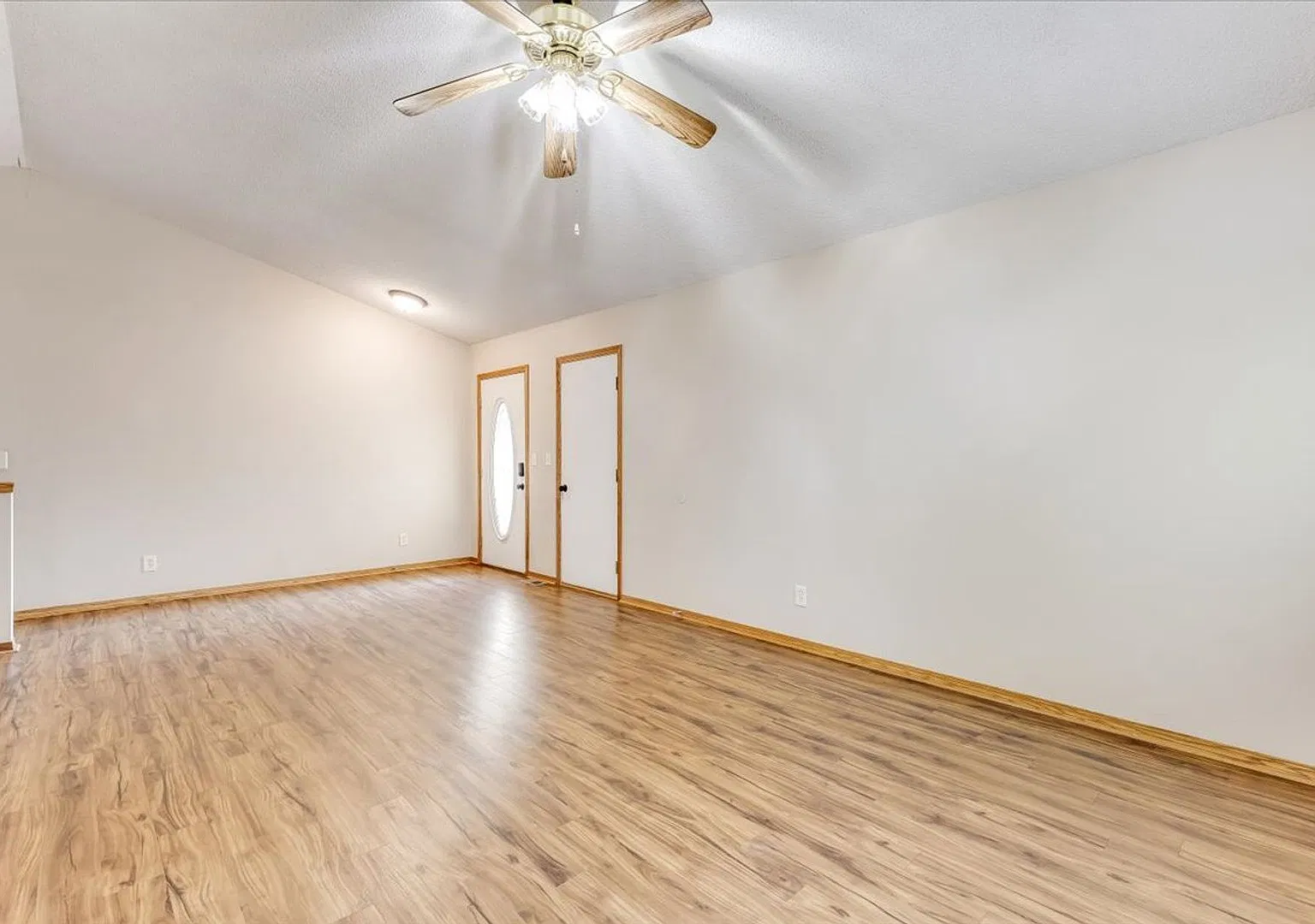 Spacious 4 Bedroom — Photo 4