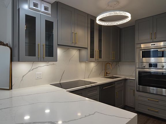 5th image of 405 N Wabash Ave Unit 412