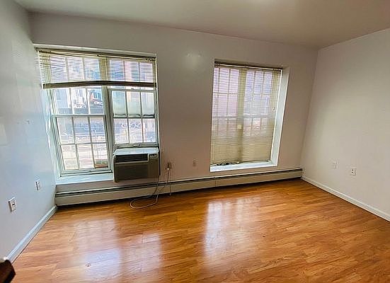 1st image of 254 E 33rd St #2