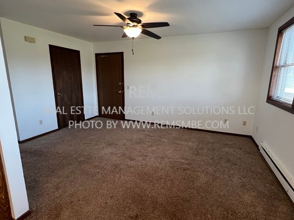 155 W Adams St