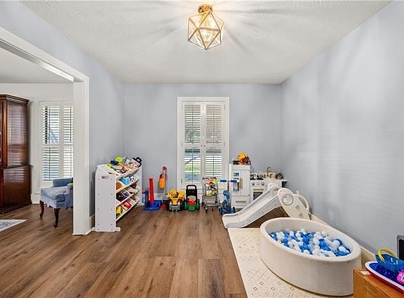 5th image of 405 Windermere Blvd