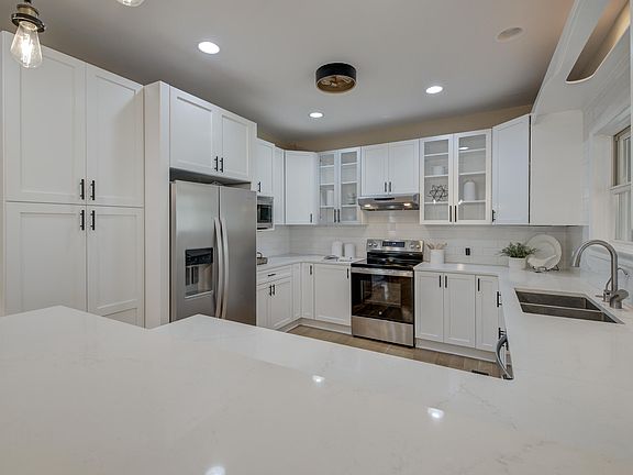 5th image of 1527 Macoma Dr