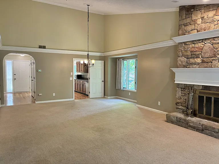 304 Live Oak Ln — Photo 10