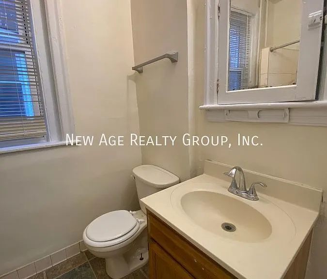 453 S 60th St #2F — Photo 11