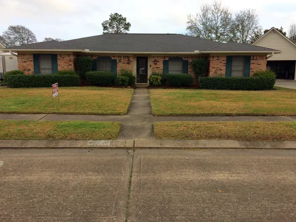 3153 Fellswood Ln, Port Neches, TX 77651