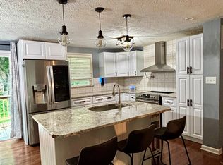 7715 Cambridge Dr, Fishers, IN 46038