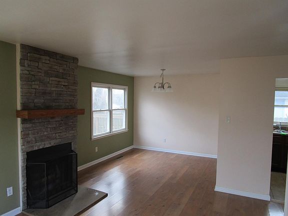 4th image of 388 Glen Arvin Ave