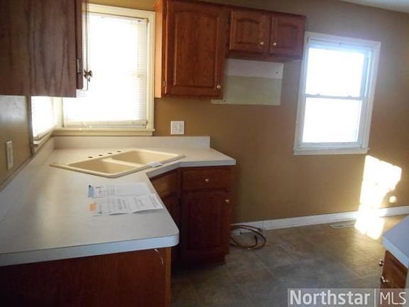 4th image of 3440 Leroy Ave