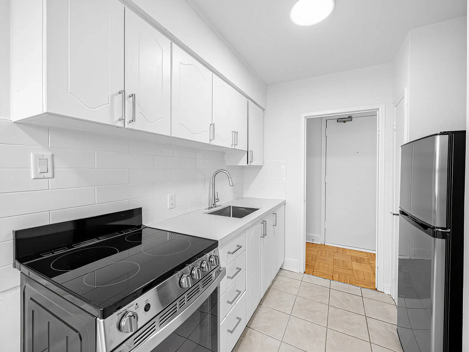 10 Hill Heights — Photo 1