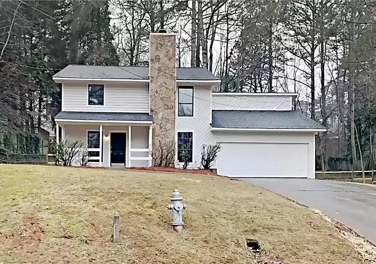 1386 Williamsburg Ln — Photo 1