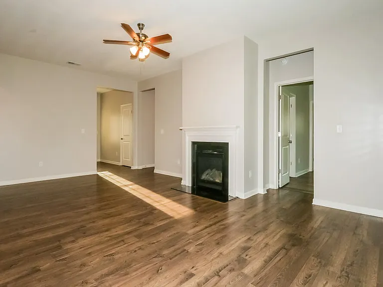 445 Beau Tisdale Dr — Photo 3