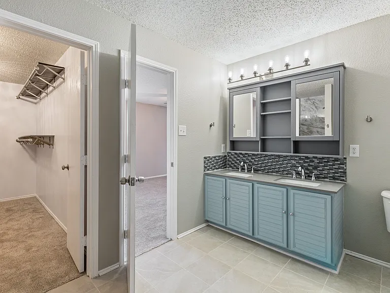 4717 Waterford Dr — Photo 21