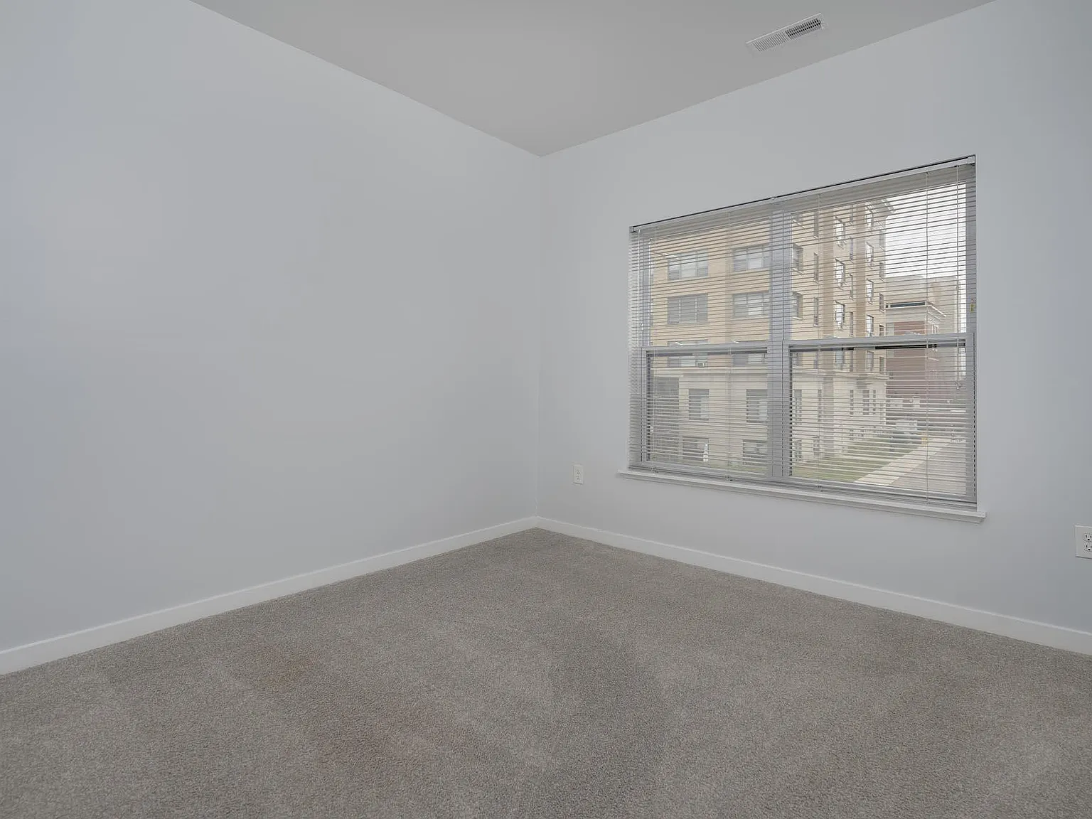 Metro Place Apartments — Photo 3