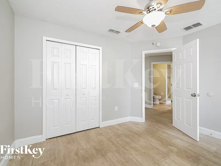 1031 Heron Ct — Photo 11